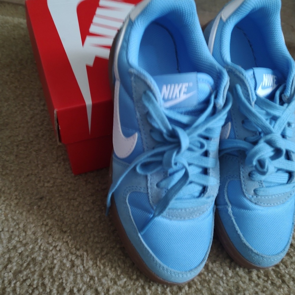 Nike Field GS University Blue White Gum Sneakers‎ IF0465-401 Kids 2.5Y NWB - Picture 2 of 8